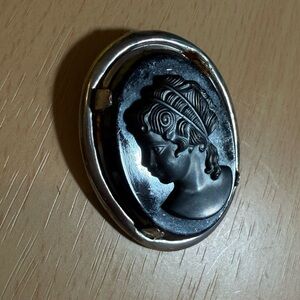 Vintage Cameo Brooch